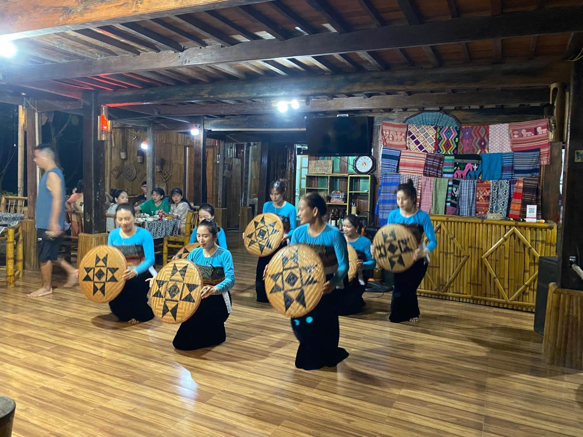 Truong Huy Homestay Mai Chau Eksteriør bilde